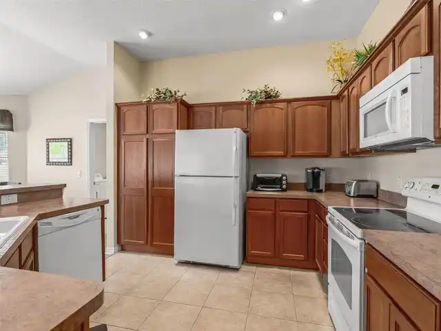 Listing Photo 14