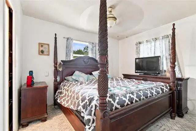 Listing Photo 10