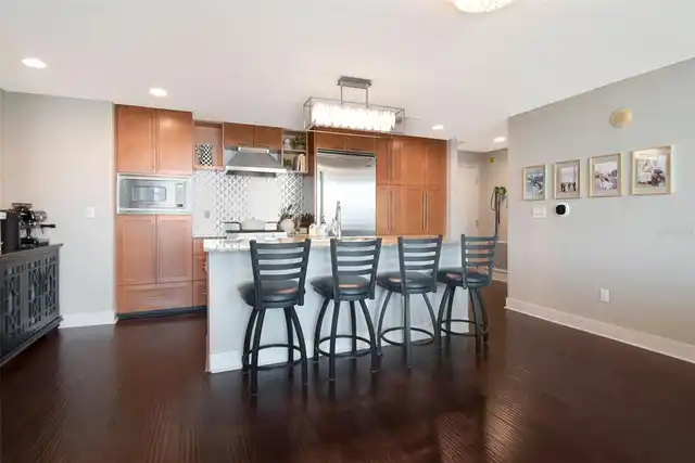 Listing Photo 9