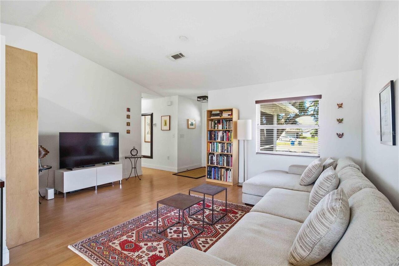 Listing Photo 6