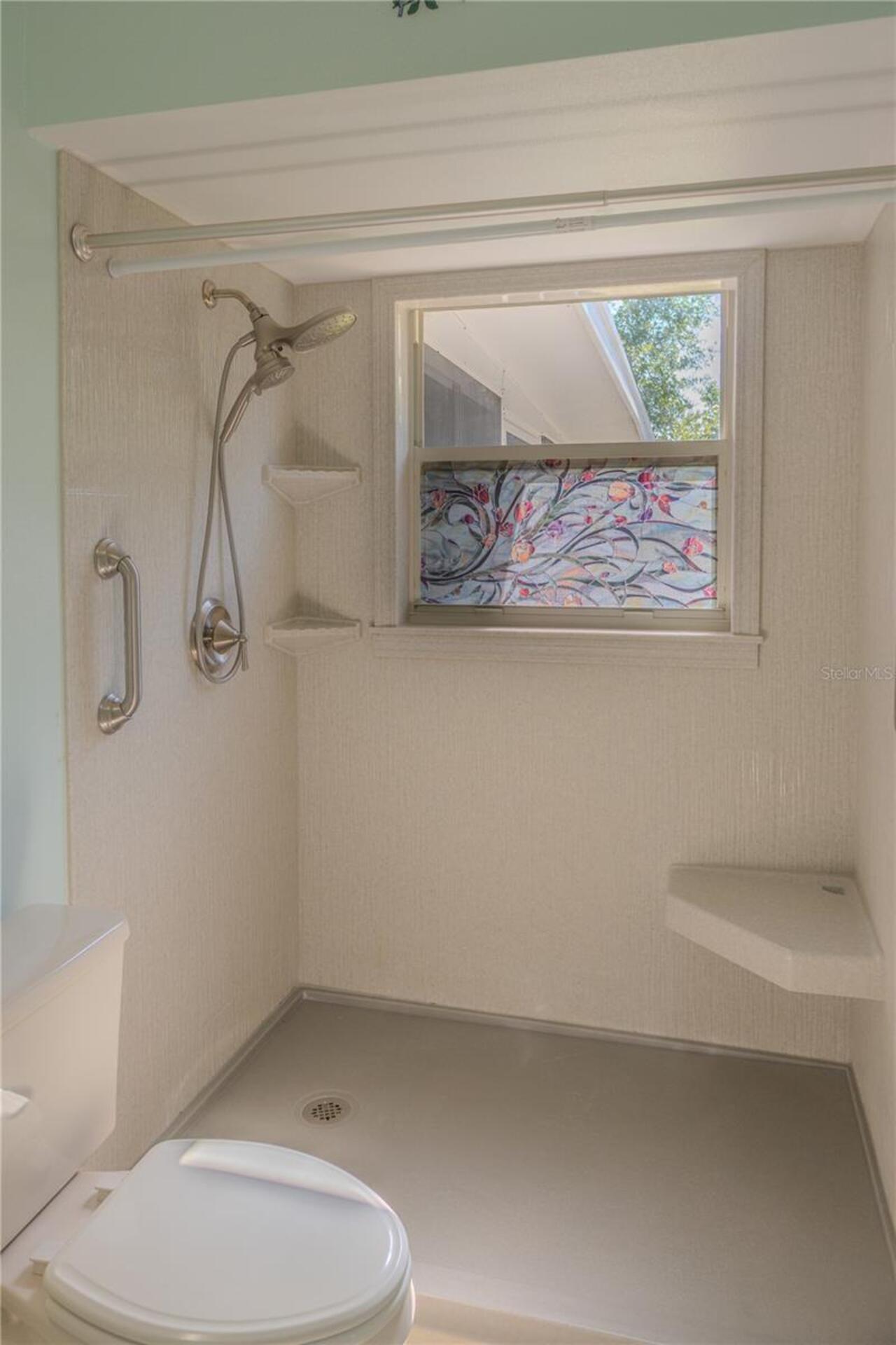 Listing Photo 11