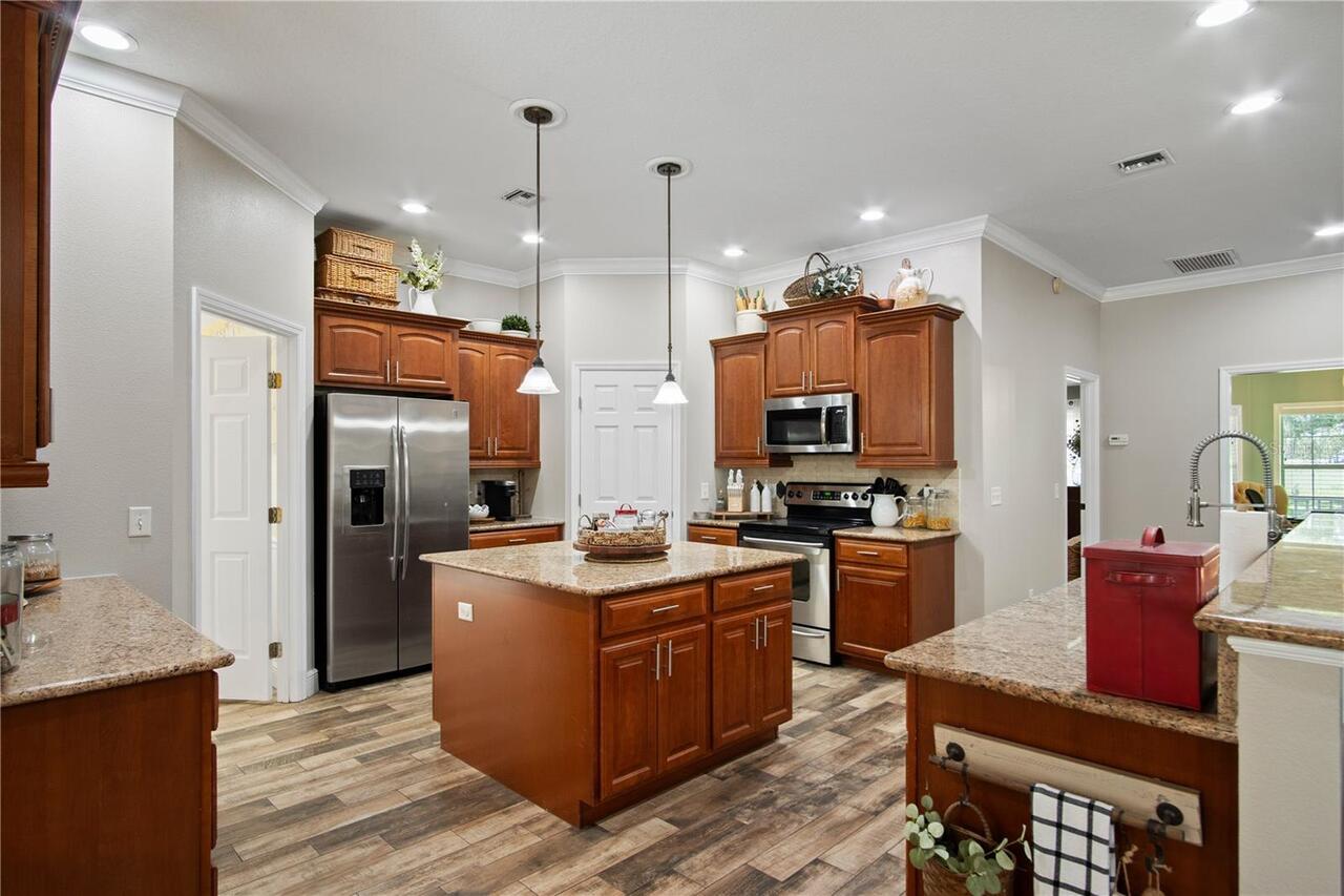 Listing Photo 18