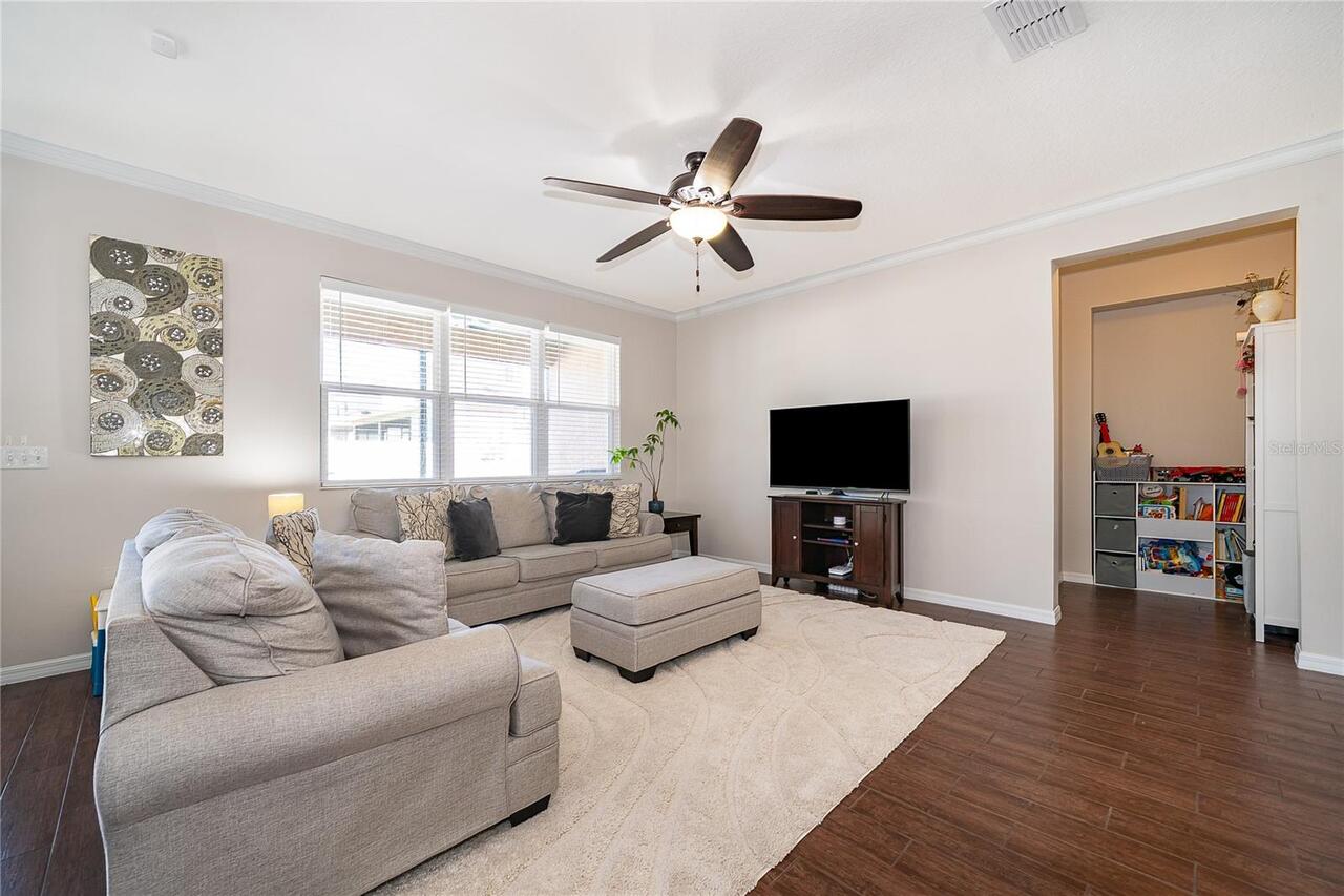 Listing Photo 10