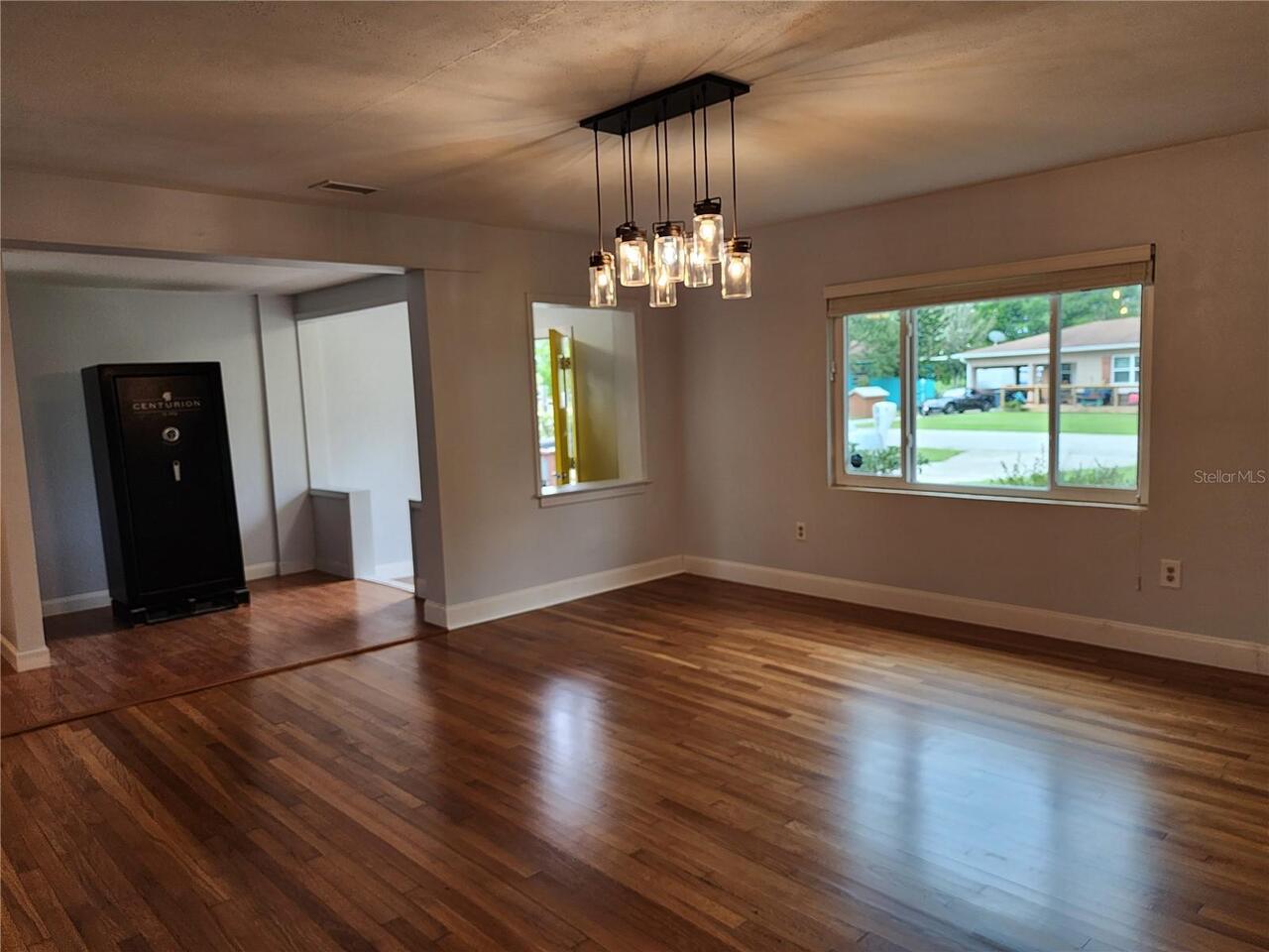 Listing Photo 8