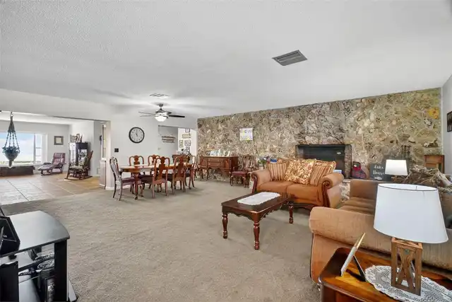 Listing Photo 12