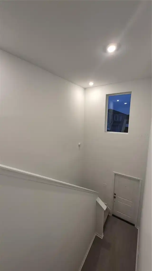 Listing Photo 12
