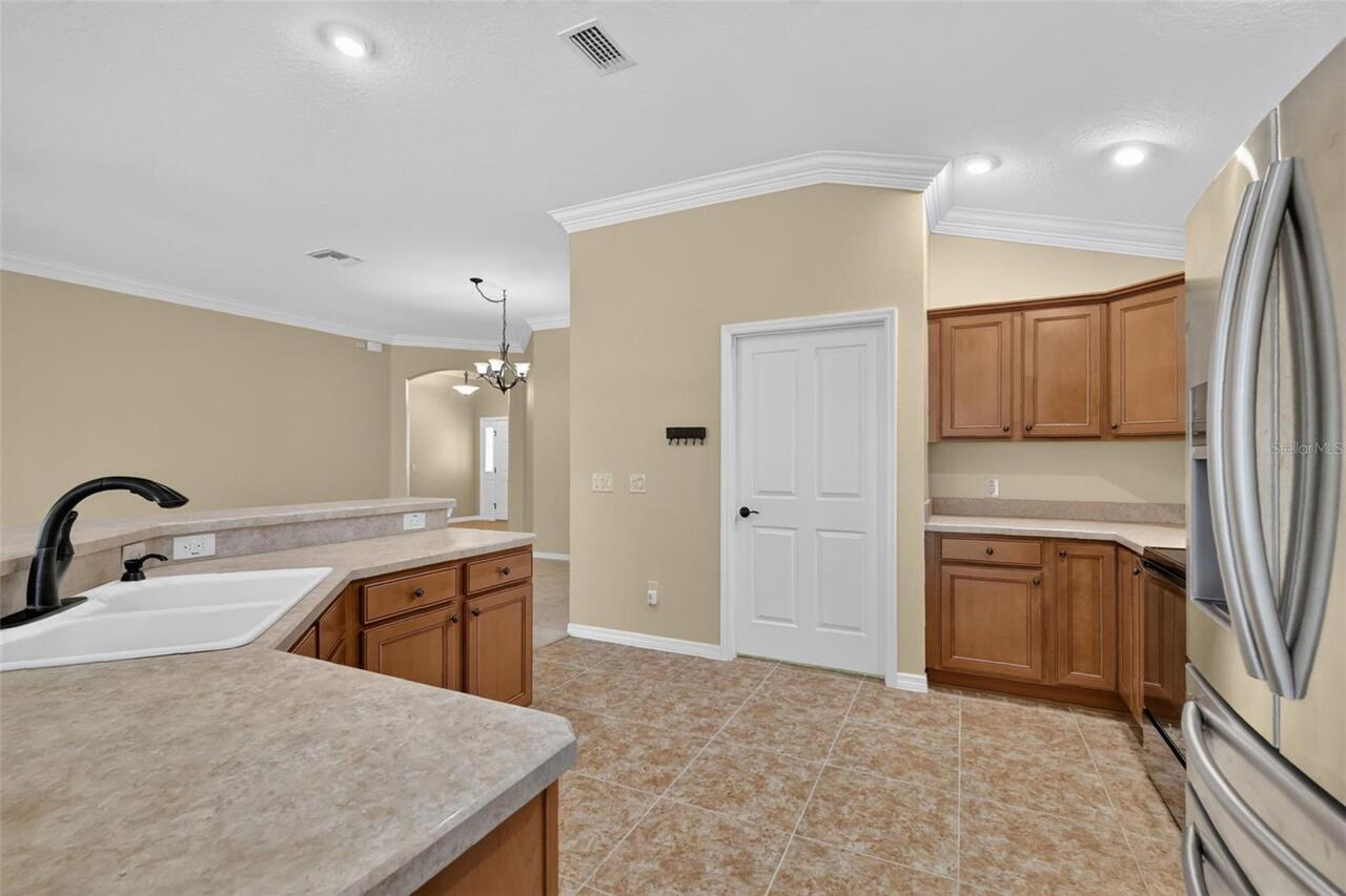 Listing Photo 8