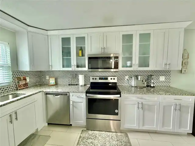 Listing Photo 6