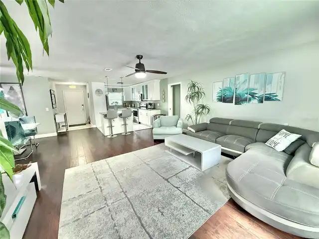 Listing Photo 12