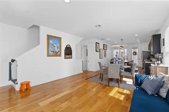 Listing Photo 9