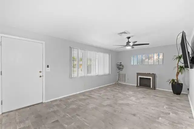 Listing Photo 7