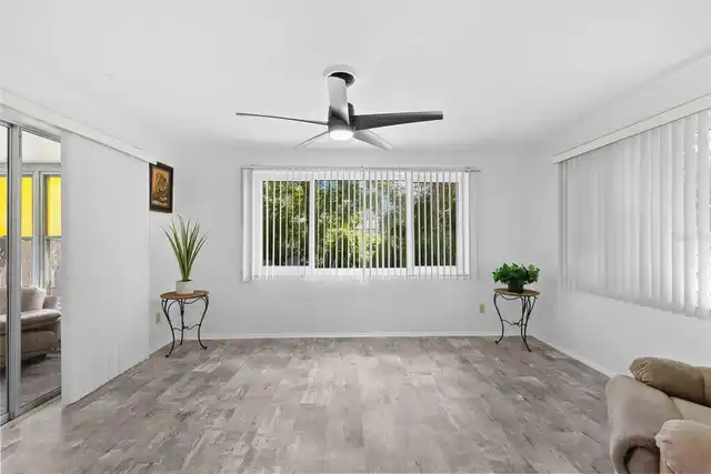 Listing Photo 14