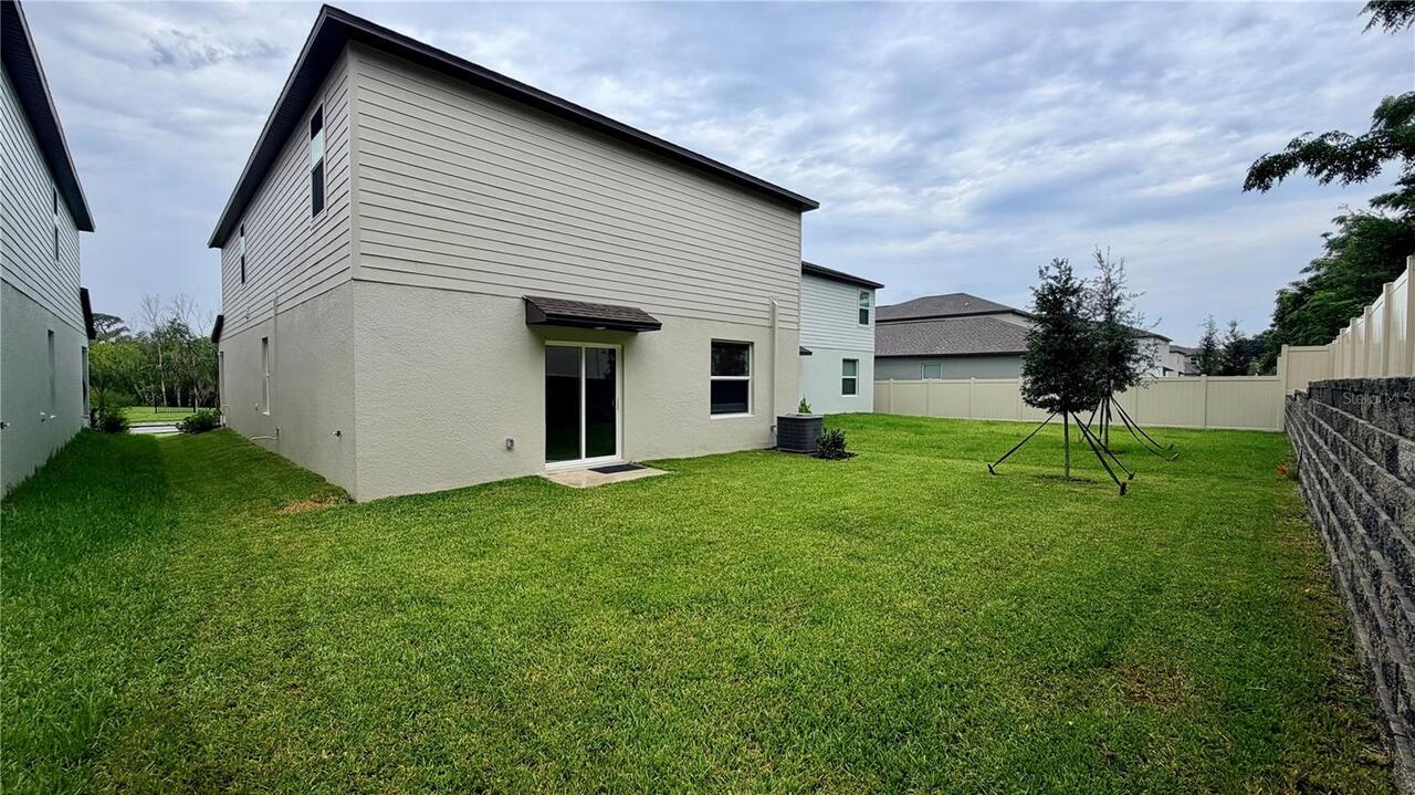 Listing Photo 12