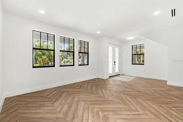 Listing Photo 9