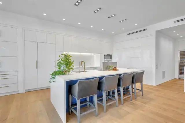 Listing Photo 17