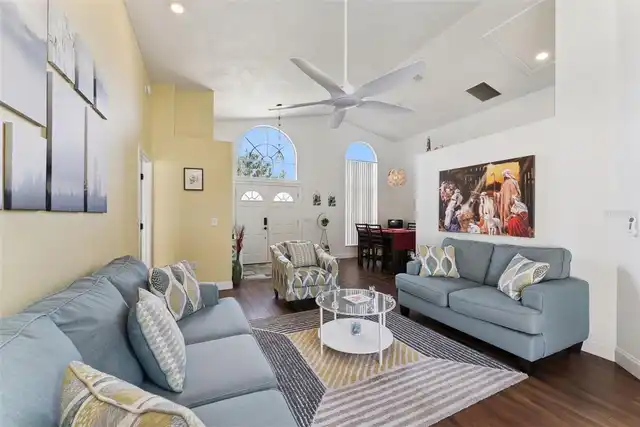 Listing Photo 10