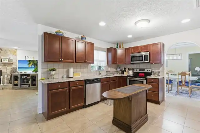 Listing Photo 16