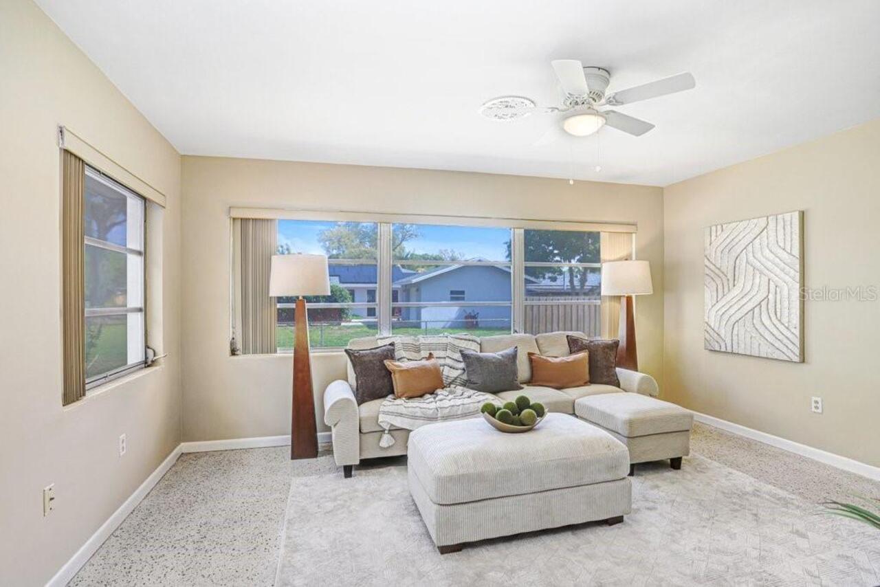 Listing Photo 11
