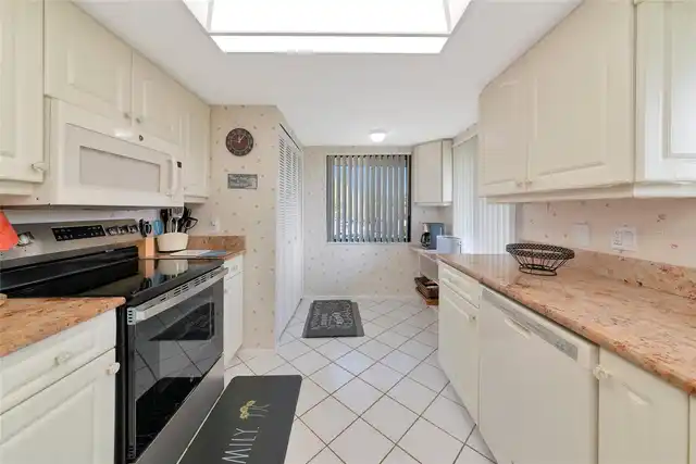 Listing Photo 18