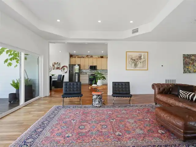 Listing Photo 9