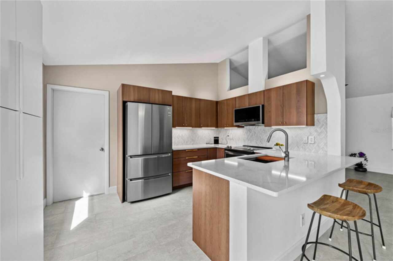 Listing Photo 8