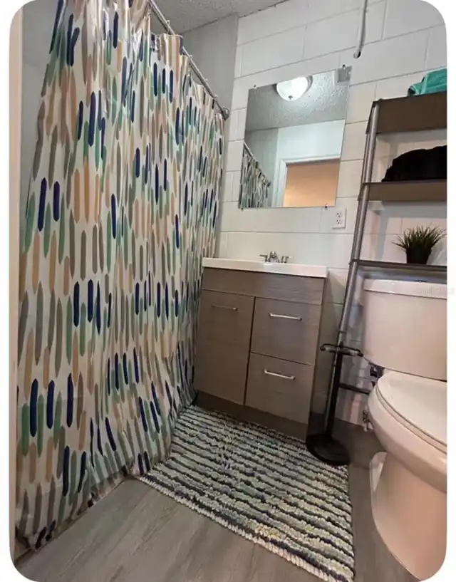 Listing Photo 9