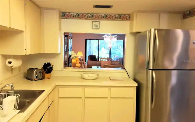 Listing Photo 11