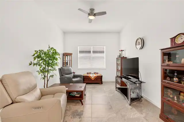 Listing Photo 7