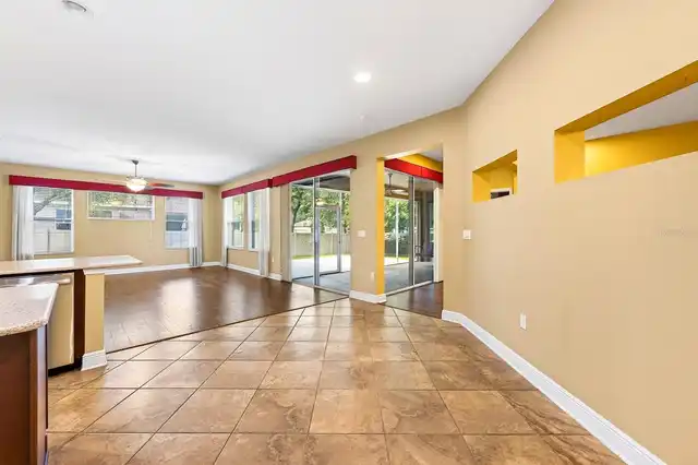 Listing Photo 12