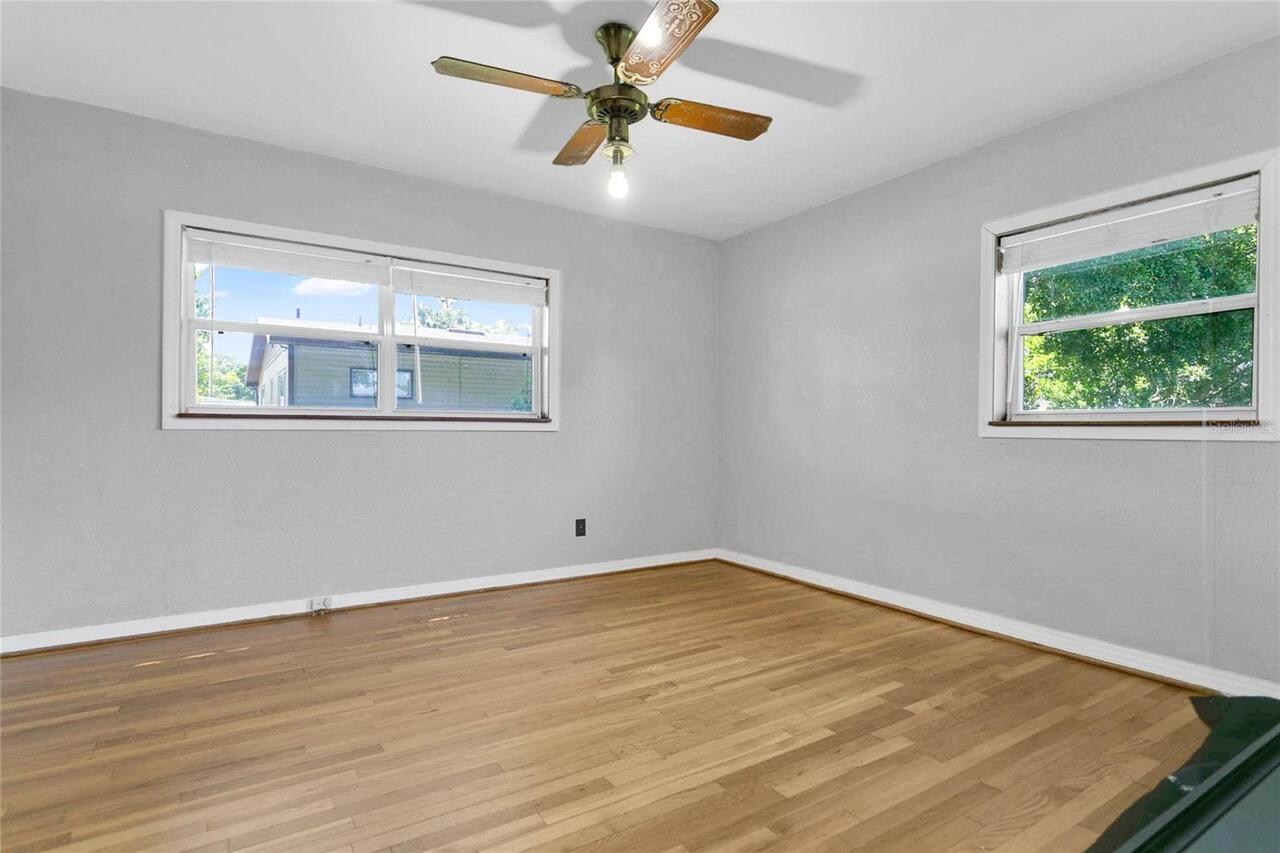 Listing Photo 14