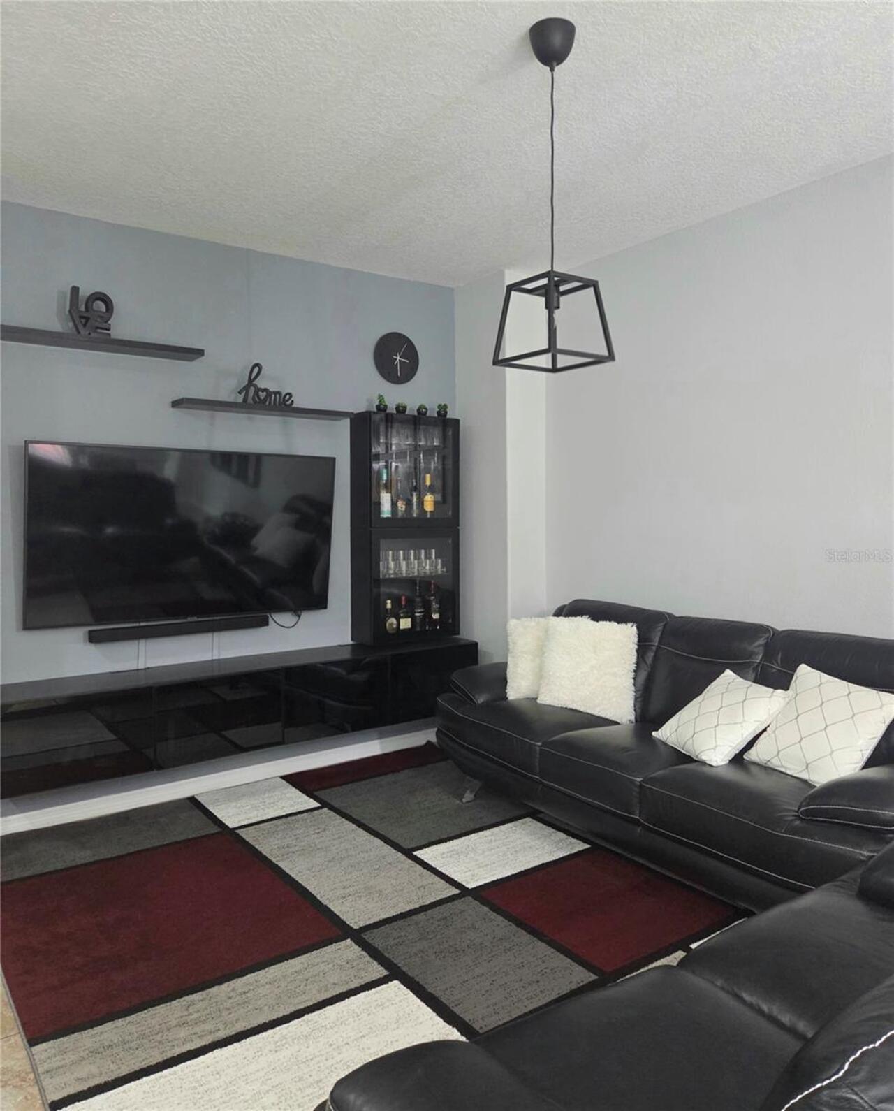 Listing Photo 11