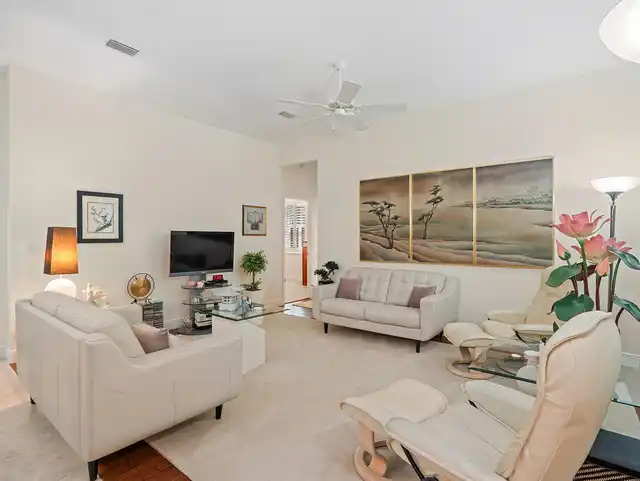 Listing Photo 12