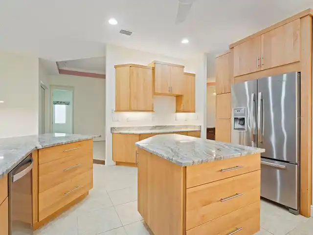 Listing Photo 16