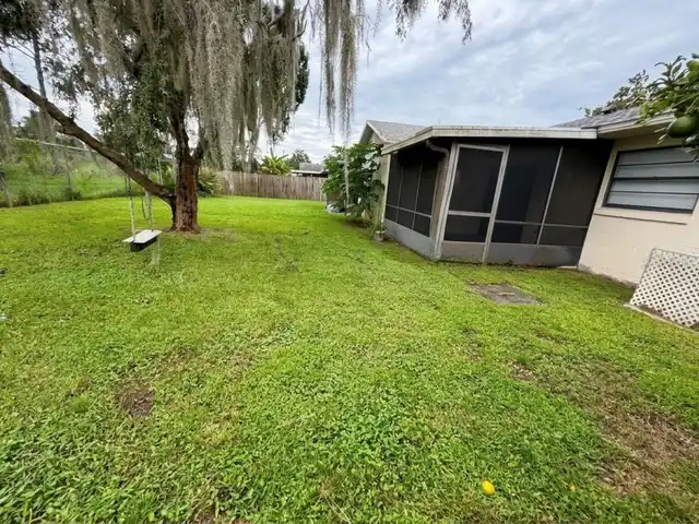 Listing Photo 12
