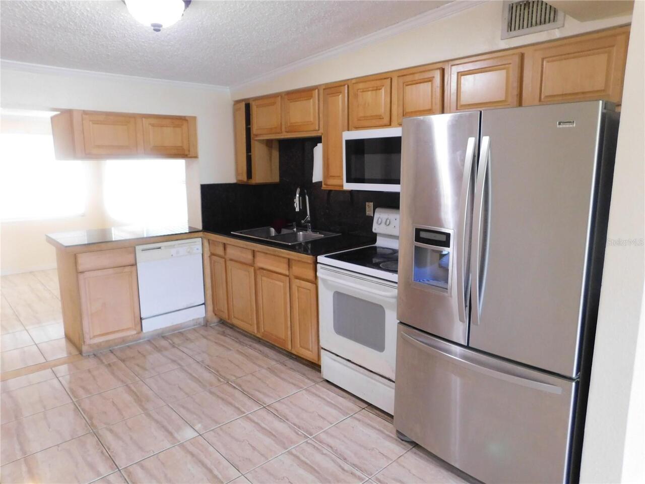 Listing Photo 9