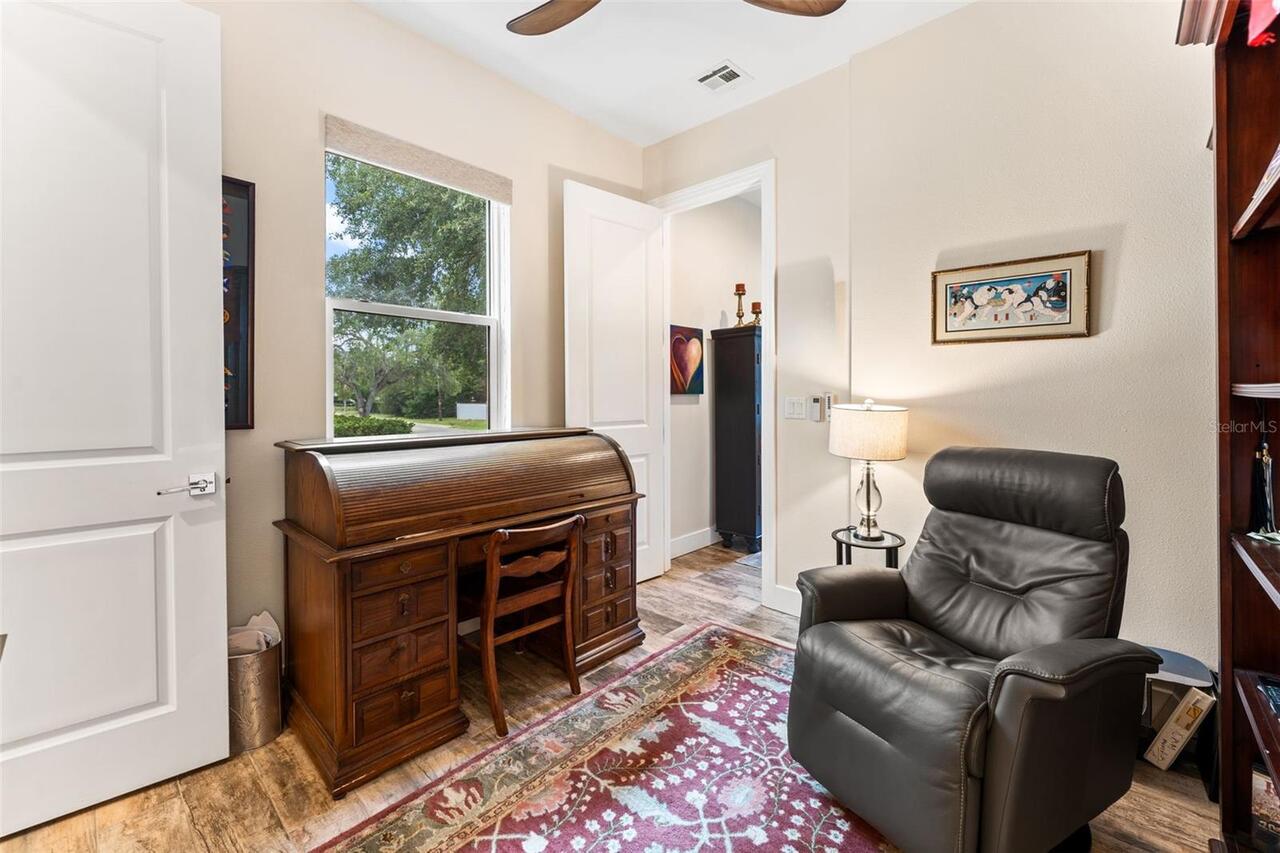 Listing Photo 12