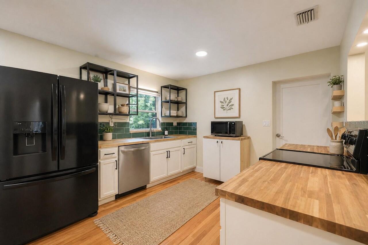Listing Photo 17