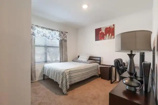 Listing Photo 12