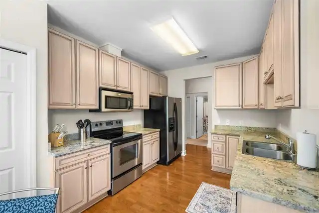 Listing Photo 7