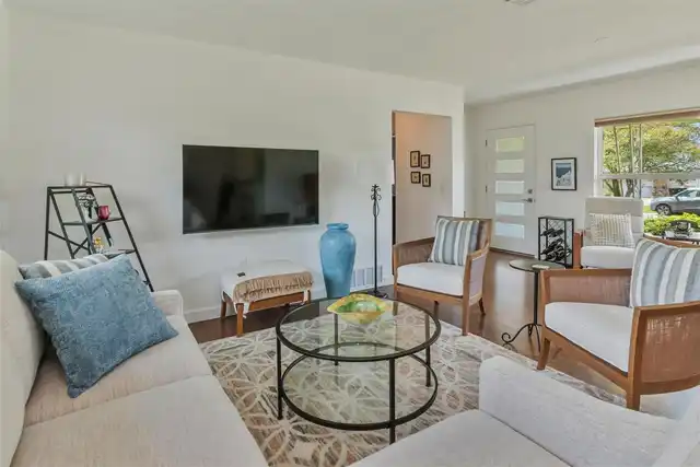 Listing Photo 7