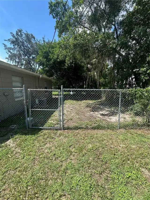 Listing Photo 9
