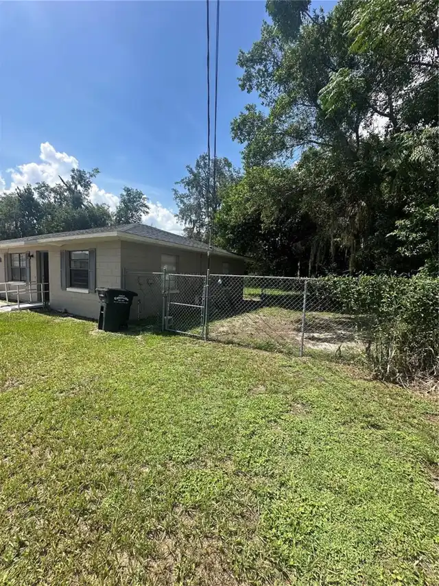 Listing Photo 10
