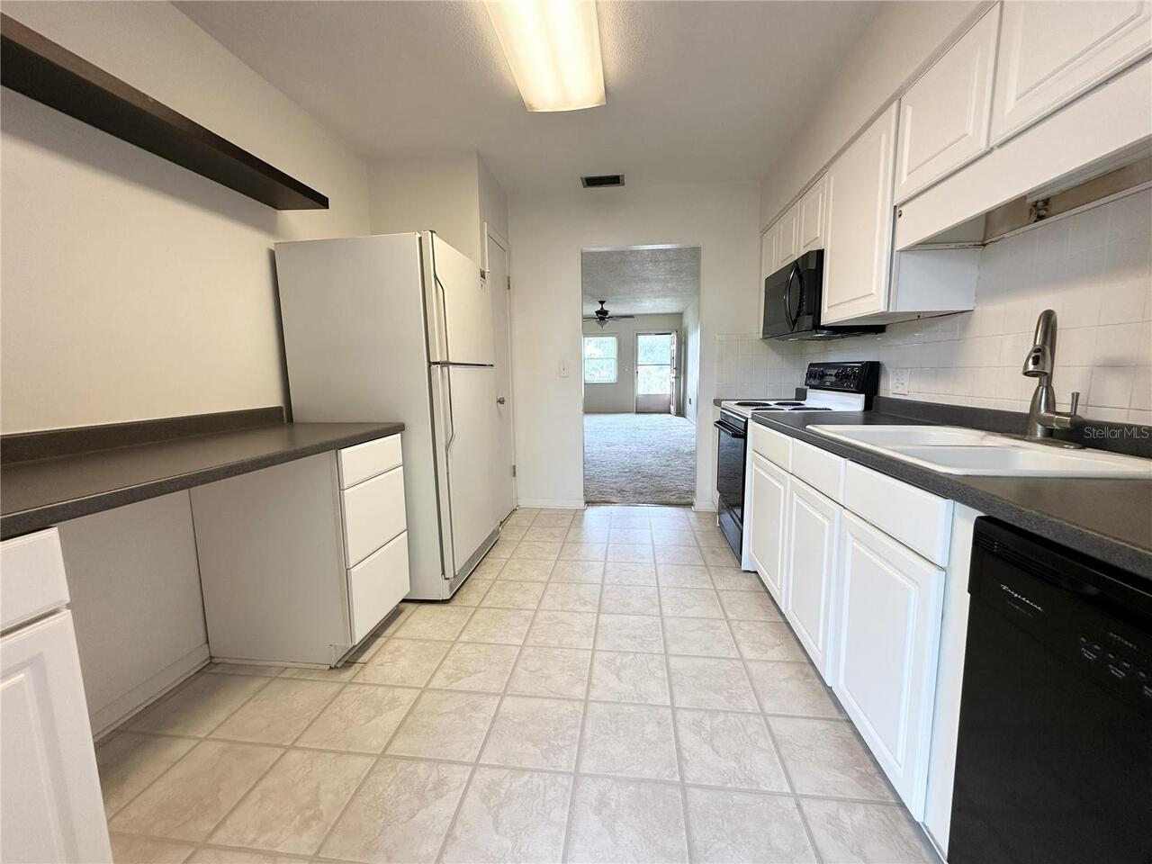Listing Photo 12