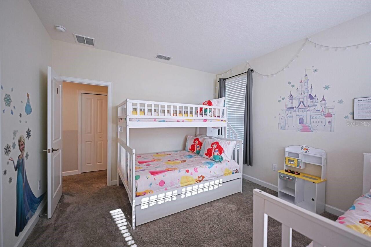 Listing Photo 12