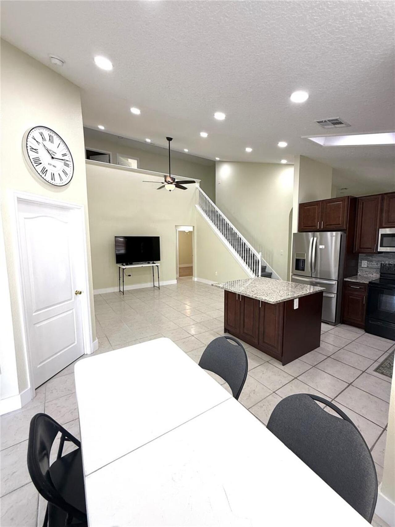 Listing Photo 12