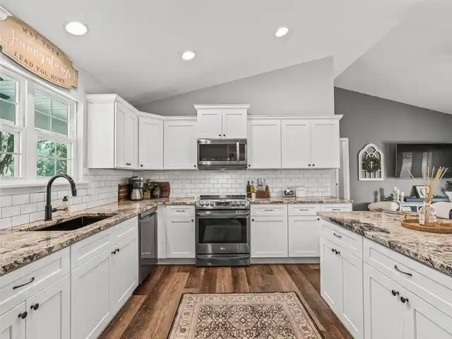 Listing Photo 18