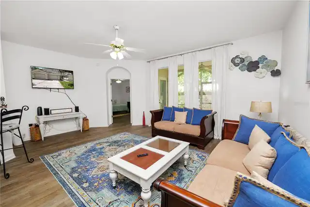 Listing Photo 10