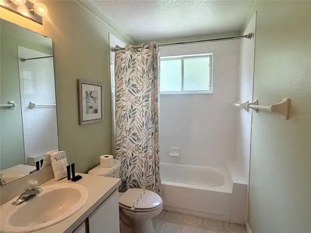 Listing Photo 14