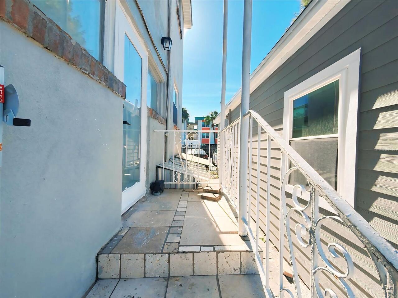 Listing Photo 8