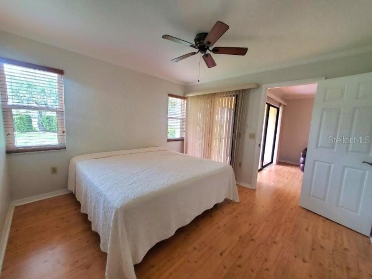 Listing Photo 11